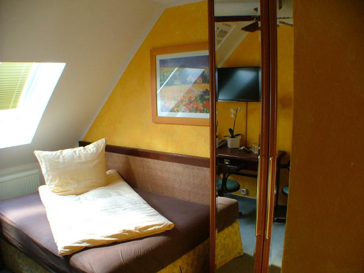 Hotel Garni Pension Zur Lutherstadt Lutherstadt Eisleben Eksteriør billede