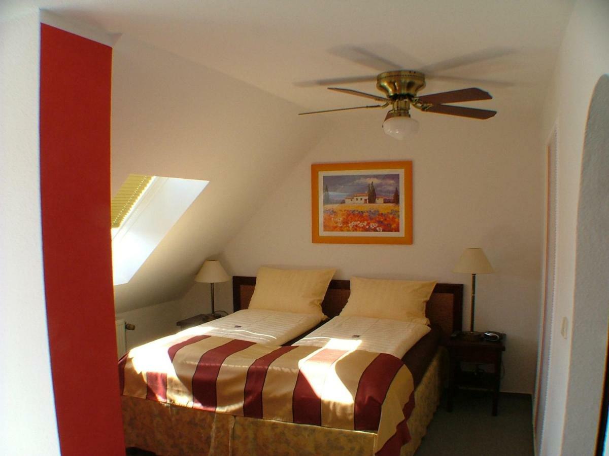 Hotel Garni Pension Zur Lutherstadt Lutherstadt Eisleben Eksteriør billede