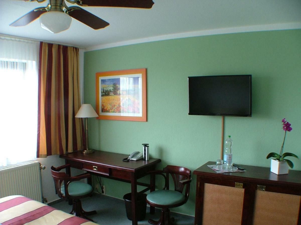 Hotel Garni Pension Zur Lutherstadt Lutherstadt Eisleben Eksteriør billede