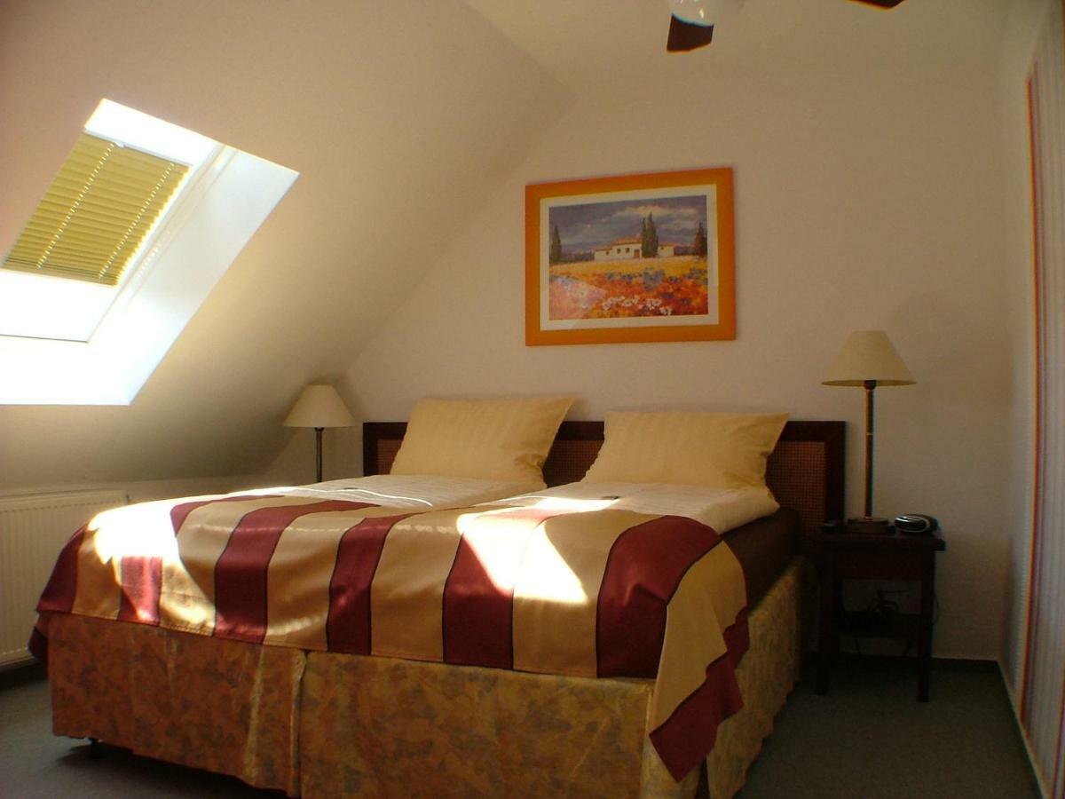 Hotel Garni Pension Zur Lutherstadt Lutherstadt Eisleben Eksteriør billede